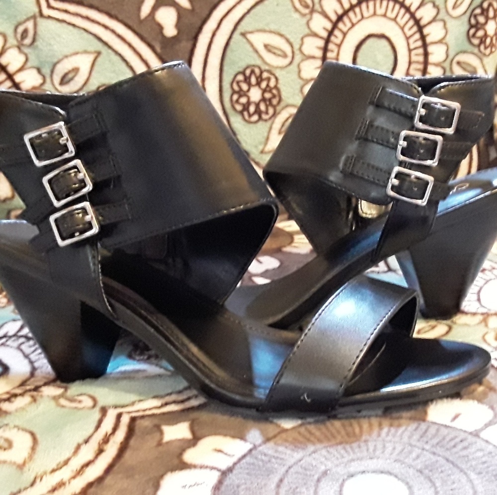 Black heels 8